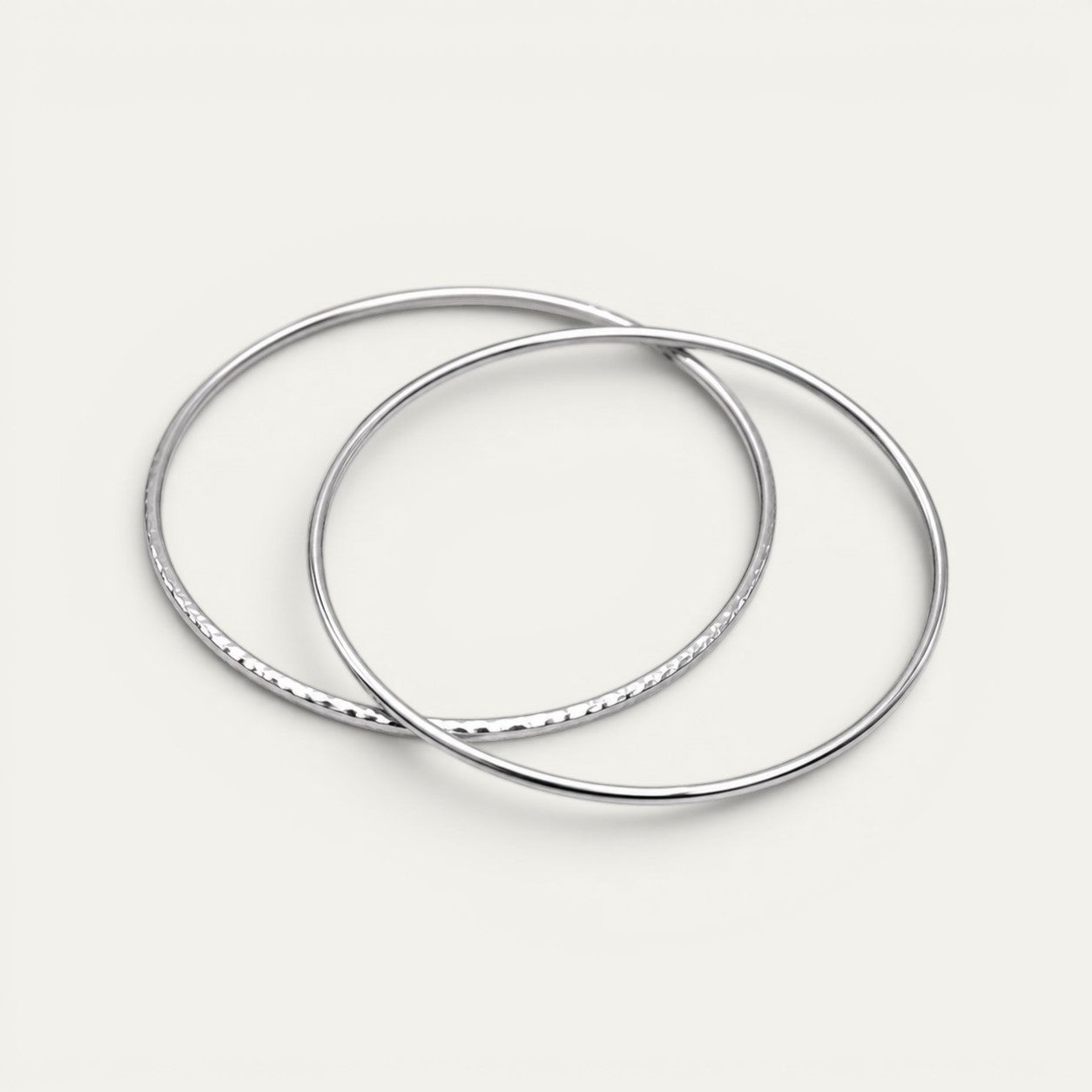 Brazalete Origen de plata .925, detalle del aro artesanal